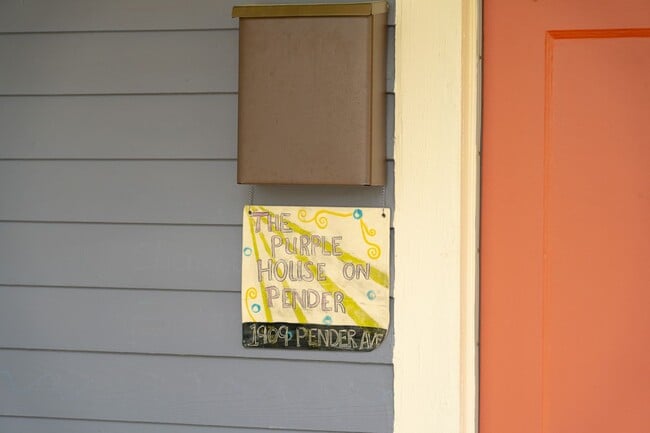 Building Photo - Charming Historic Home Walkable to Cargo & Soda Pop Districts