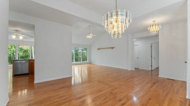 Building Photo - Serene Bella Vista Lakeside 4 bedroom