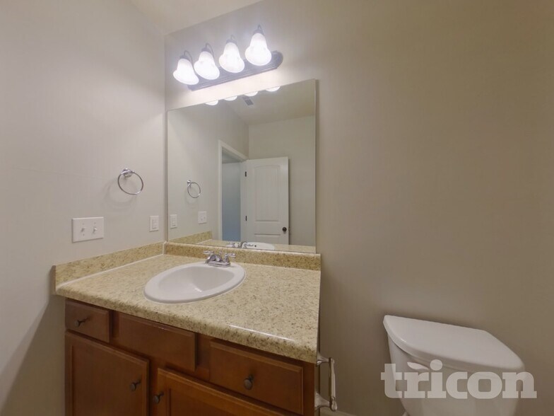 Building Photo - 11350 Freeman Way