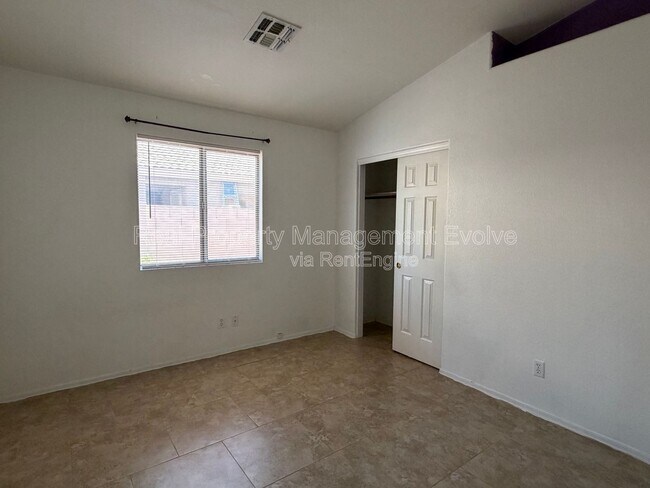 Building Photo - 7816 N 54th Ln