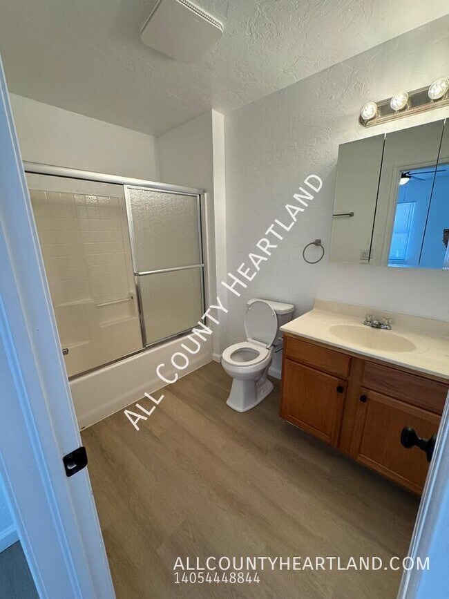 Building Photo - 1700 N Kelham Ave