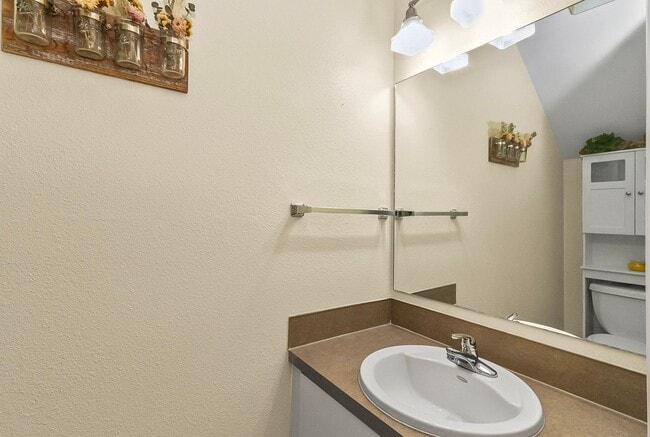 Building Photo - Harbour Point Blvd townhome for rent!