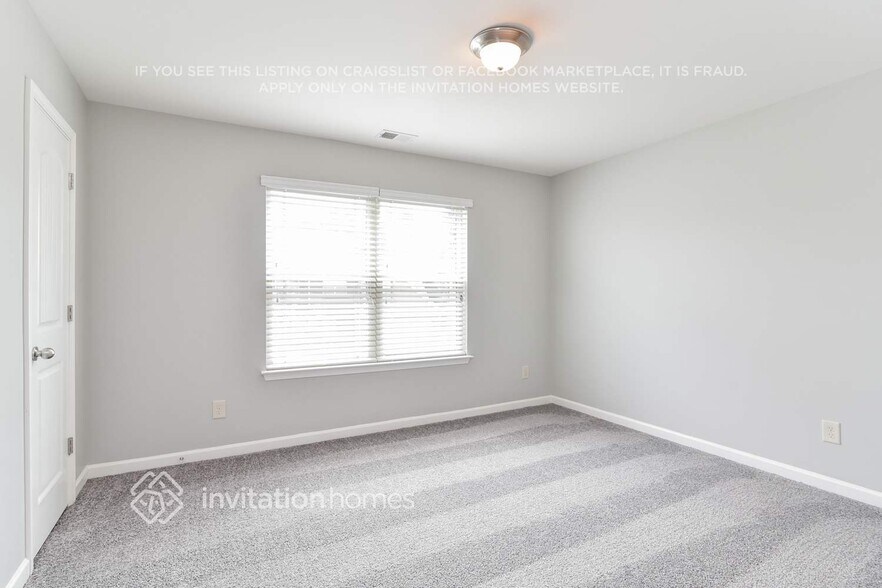 Building Photo - 4100 Whitfield Oak Way NE
