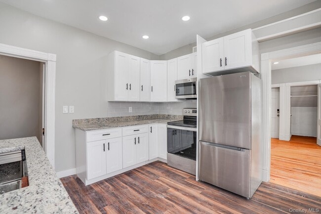 Building Photo - 27 Orchard Pl