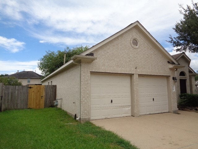 Building Photo - 20347 Yosemite Falls Dr