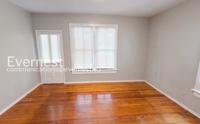 Building Photo - 318 Tremont St
