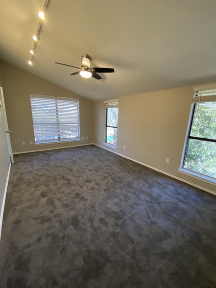 Master Bedroom - 605 Scenic Dr