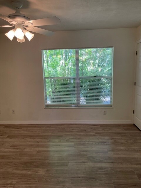 Building Photo - 111 Valencia Dr