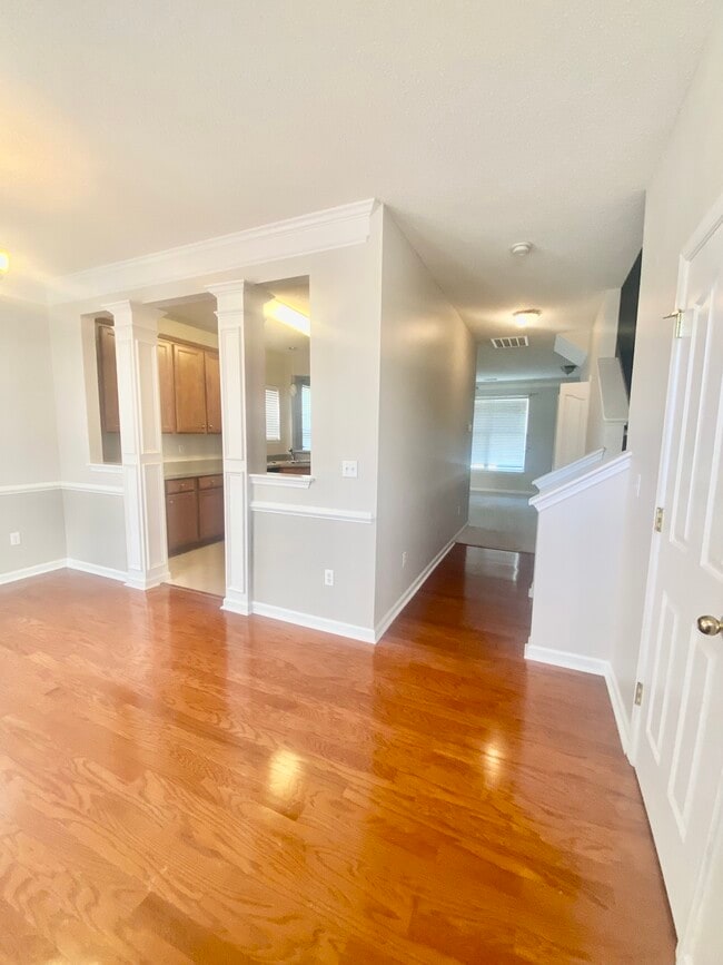 Building Photo - 513 Fagin Cir