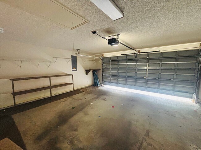 Building Photo - Waterfront Living in The Moorings at Point O' Woods! 3/2 ***Won't Last***