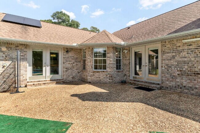 Building Photo - AVAILABLE NOW – $3,000/MONTH – ALL UTILITIES + LAWN SERVICE + POOL SERVICE INCLUDED!