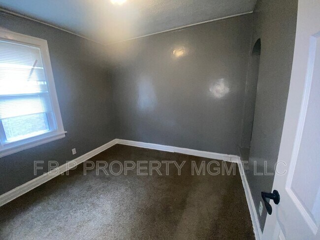 Building Photo - 3831 Waverly St