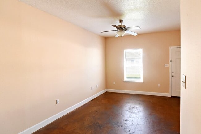Building Photo - 11350 New Orleans Ave