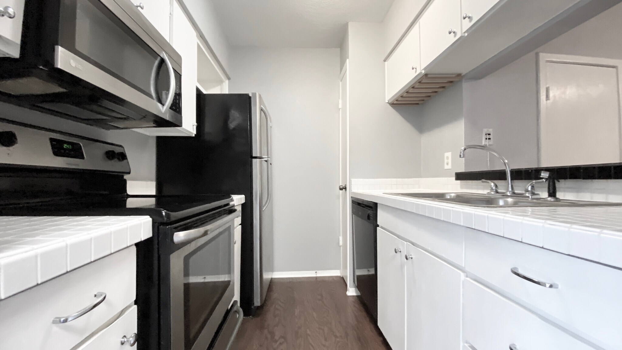 Building Photo - 4327 Holland Ave