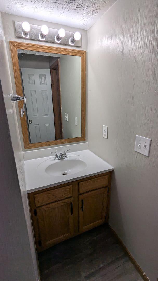 Building Photo - MN Cedar Village (859)