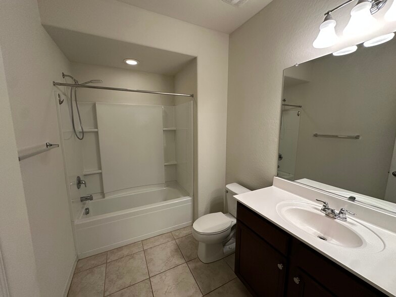 Building Photo - 5708 N 88th Ave