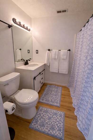 Building Photo - 991 N 2100 W