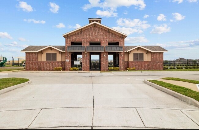 Building Photo - 5340 Camerford Ct