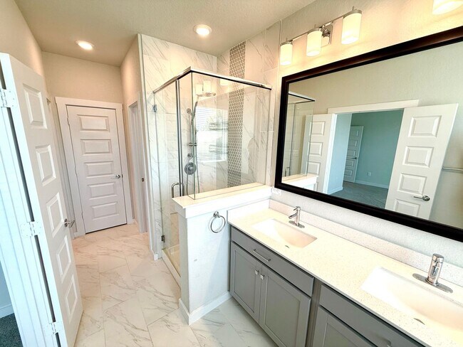 Building Photo - **MOVE IN SPECIAL** 2-Story 3 Bedroom / 2....