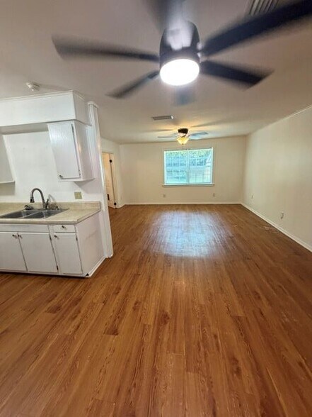 Building Photo - 166 Linda Cir