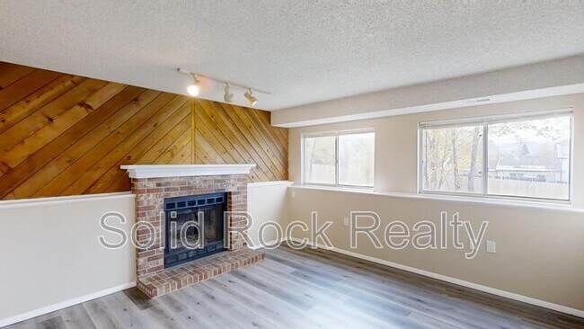 Building Photo - 6570 Montarbor Dr