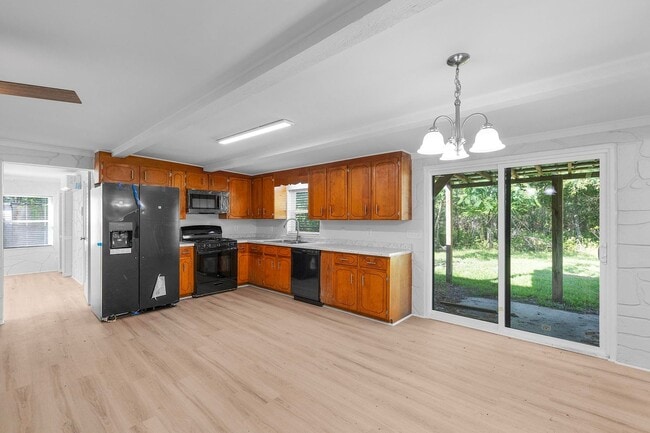 Building Photo - Single Family Ranch Brick Home For Rent!