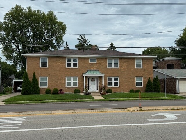 Building Photo - 1118 E Washington St