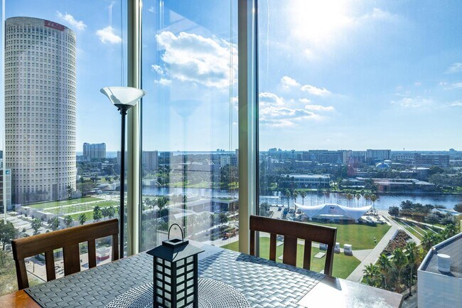 Building Photo - 777 N Ashley Dr