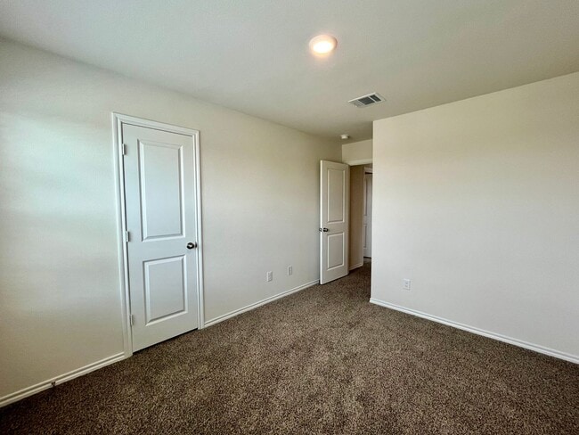 Building Photo - 2304 Lattimore St