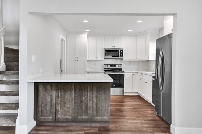 Building Photo - 9821 NW 5th Pl