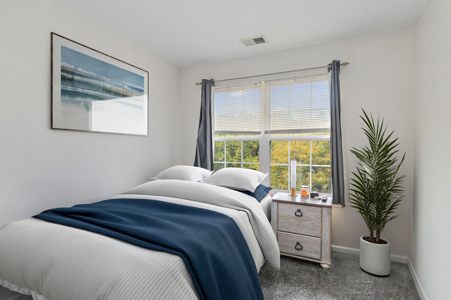 Building Photo - 361 Holiday Ln