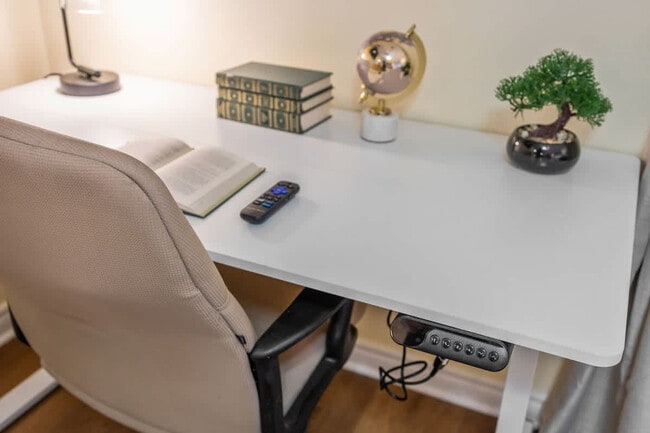 Building Photo - 2003 Pierce Ct