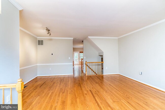 Building Photo - 14670 Seasons Dr