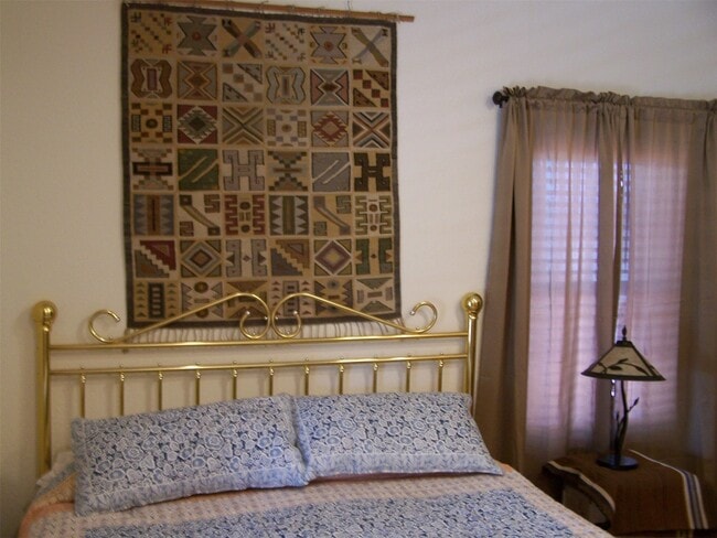 Building Photo - 1916 Hardy St