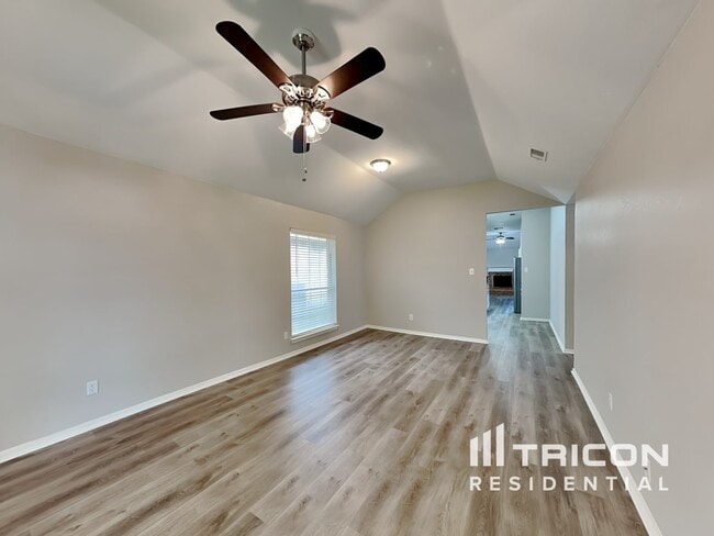 Building Photo - 1082 Roundrock Dr