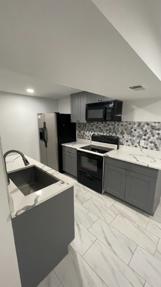 Building Photo - 10 Three Willows Ct