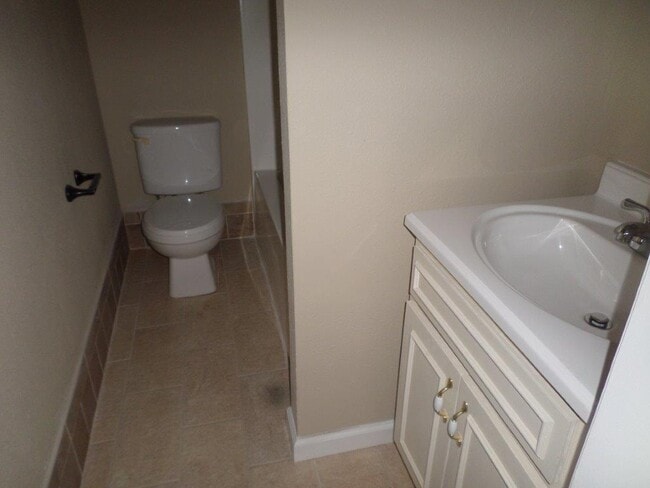 Building Photo - Nineteenth Street - 1312