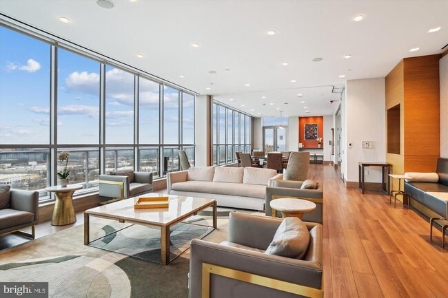 Building Photo - 930 Rose Ave