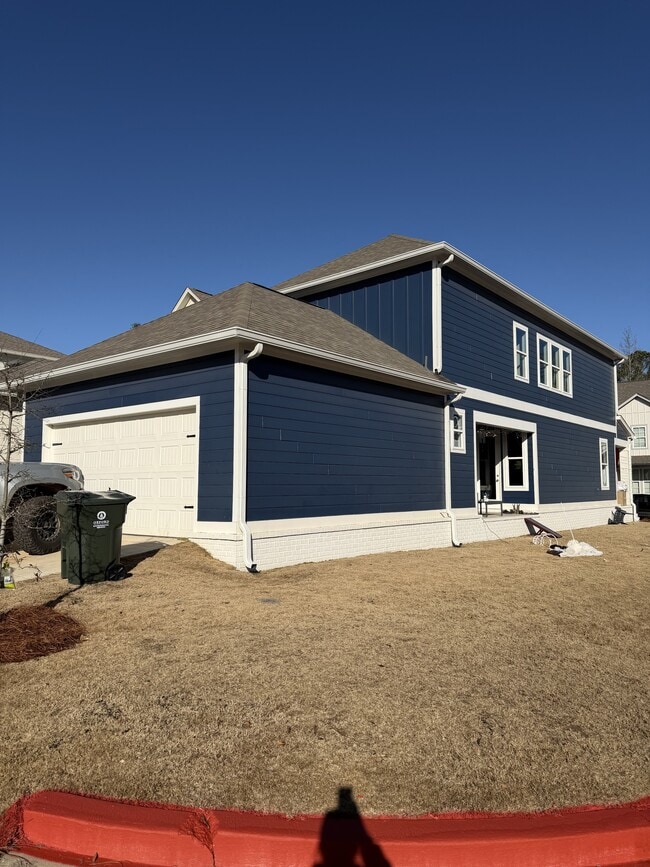 Building Photo - 215 Honeysuckle Wy