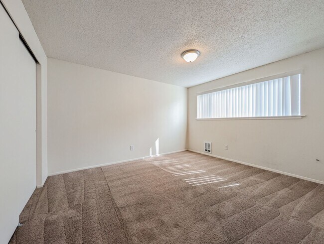 Building Photo - 15901 Manor Way
