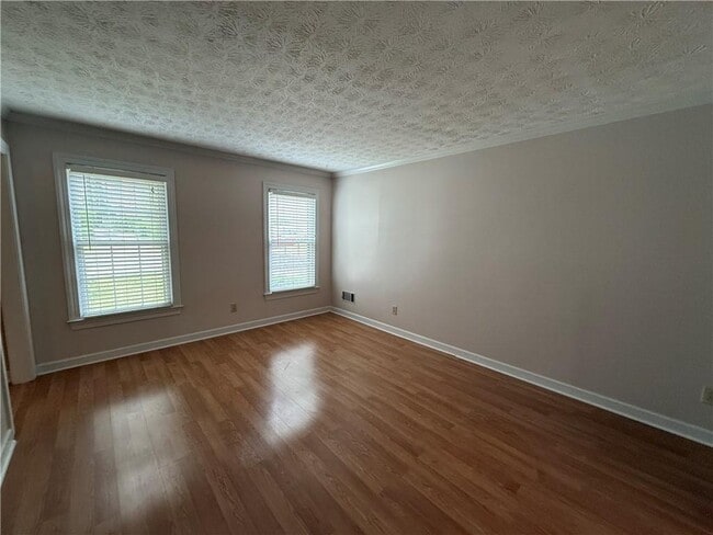 Building Photo - 3209 Henderson Walk