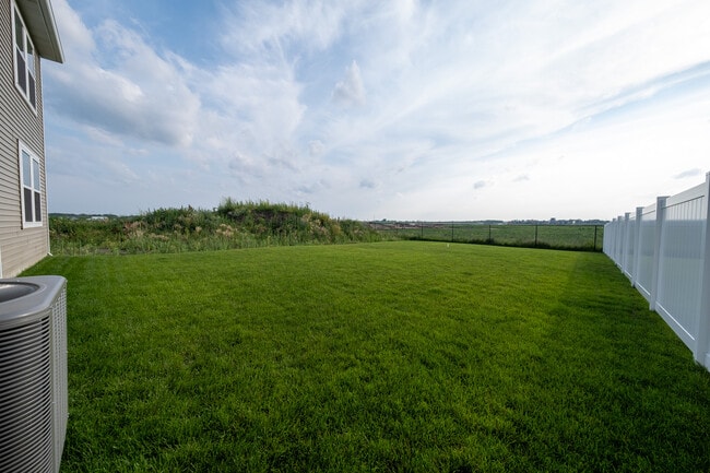 Building Photo - 15083 Athgoe Dr