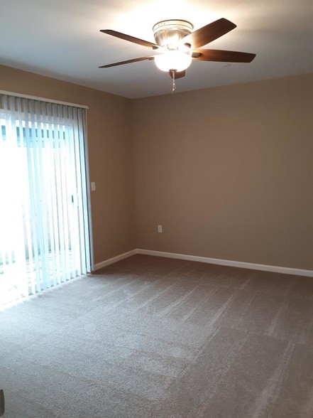 Master Bedroom - 6266 N Fresno St