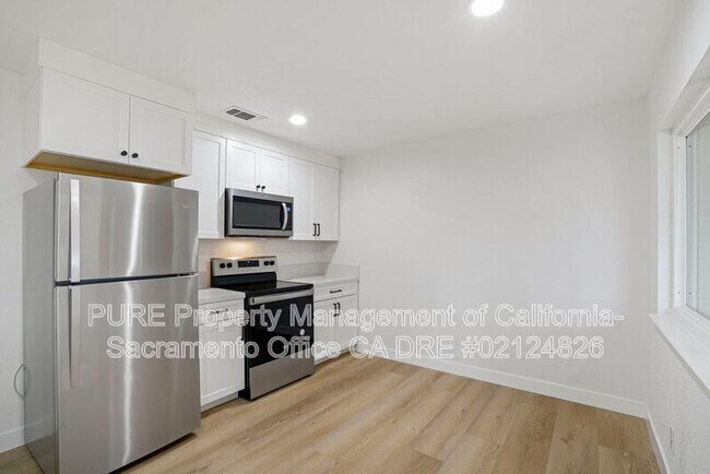 Building Photo - 5939 Gloria Dr