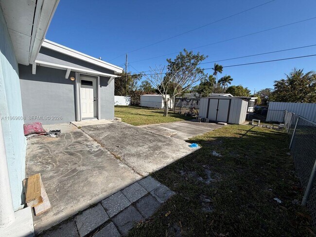 Building Photo - 9240 Nautilus Dr