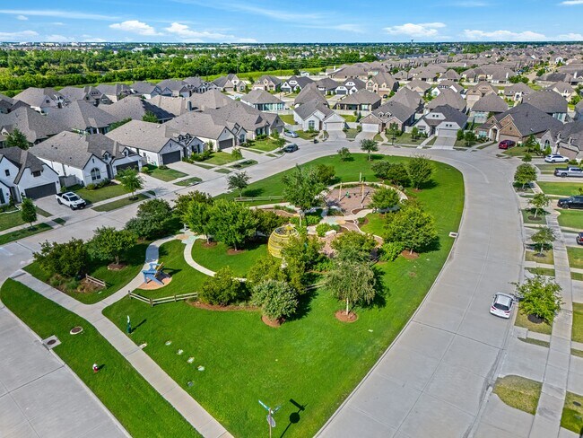 Building Photo - 2221 Forest Trace Ln