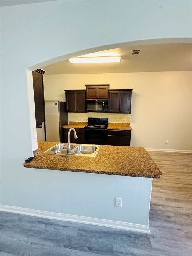 Building Photo - 2050 Wilde Elm