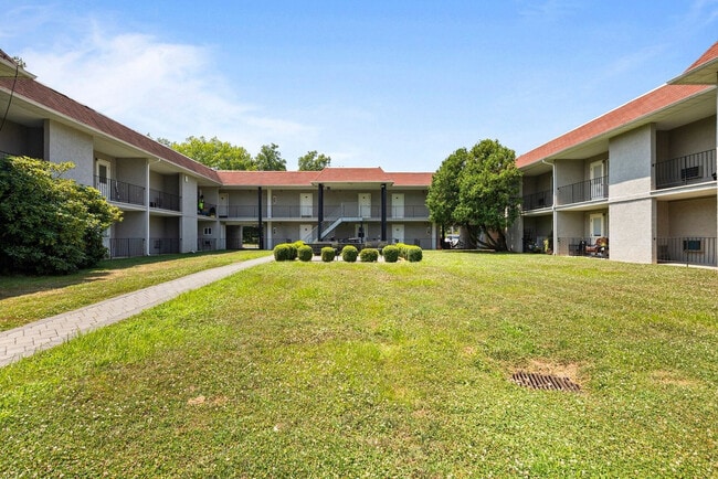 Building Photo - 30 US-9W