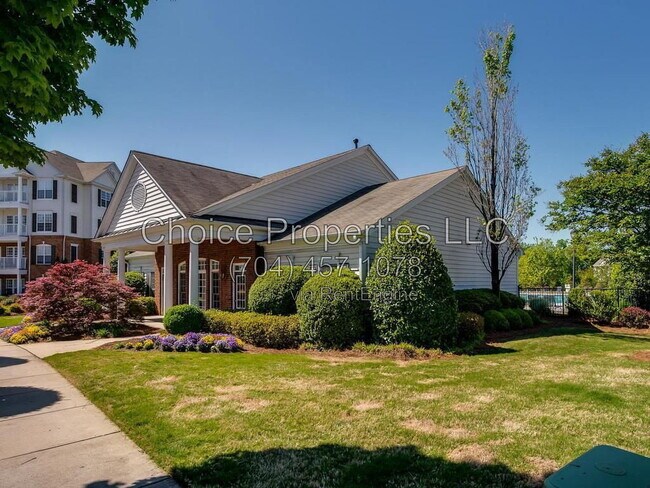 Building Photo - 14930 Ballantyne Village Way
