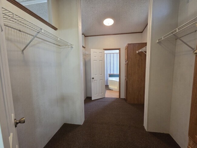 Building Photo - 3-2 Mobile Home